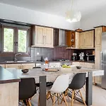 Revery & House Villa