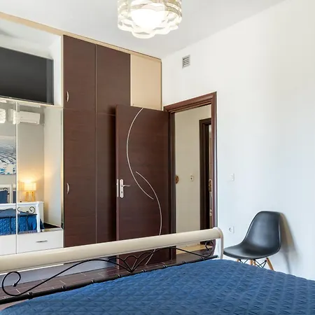 Revery إيوس خورا