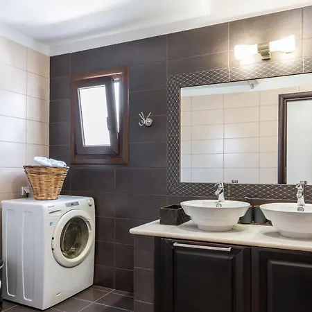 Revery بيت للعطل