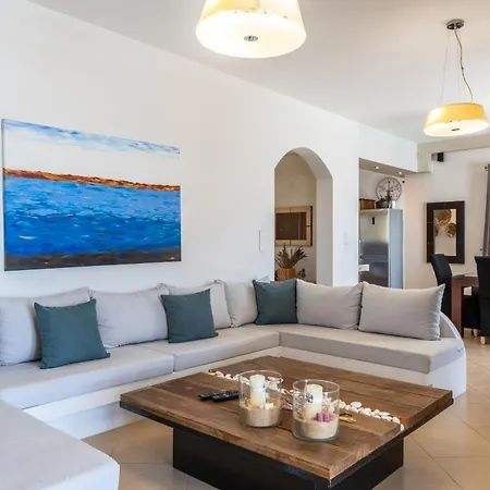 Villa Revery & House