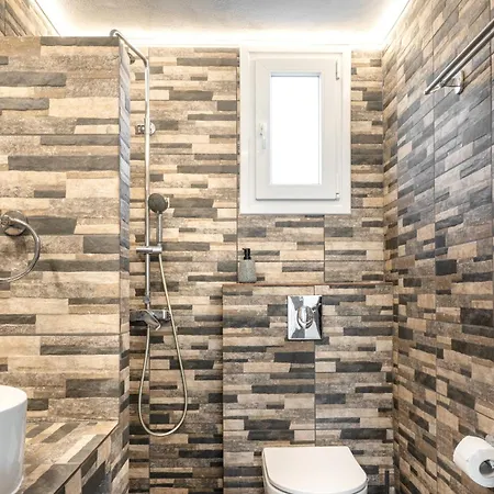 Villa Revery & House Chora
